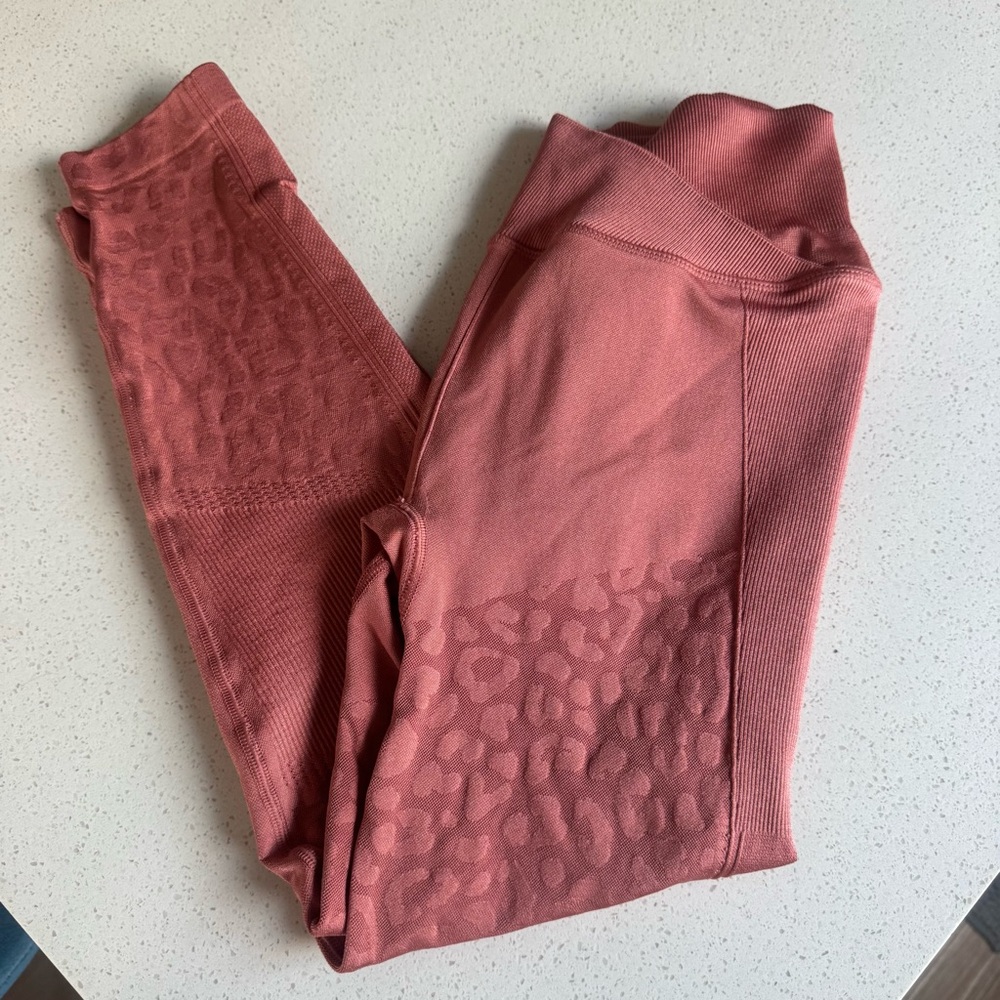 Victorias Secret Pink Leopard Print Crossover Leggings Size Medium